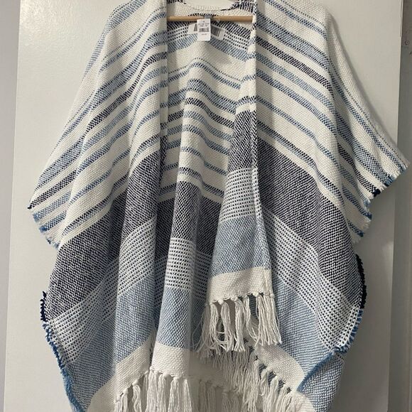 Aerie blue knit poncho - Picture 1 of 5